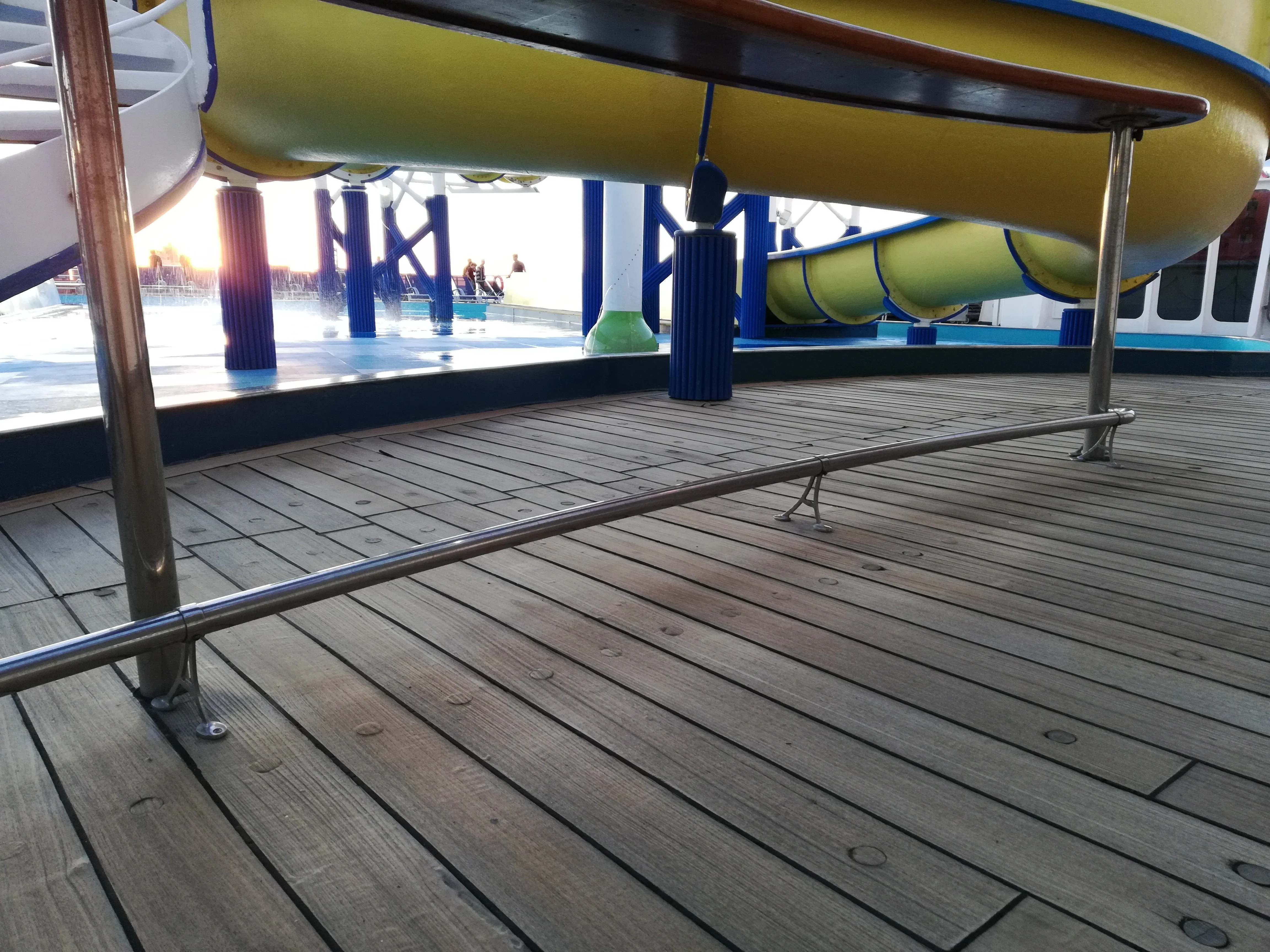 Floor-Mount Bracket for 1-1/2" Tubing