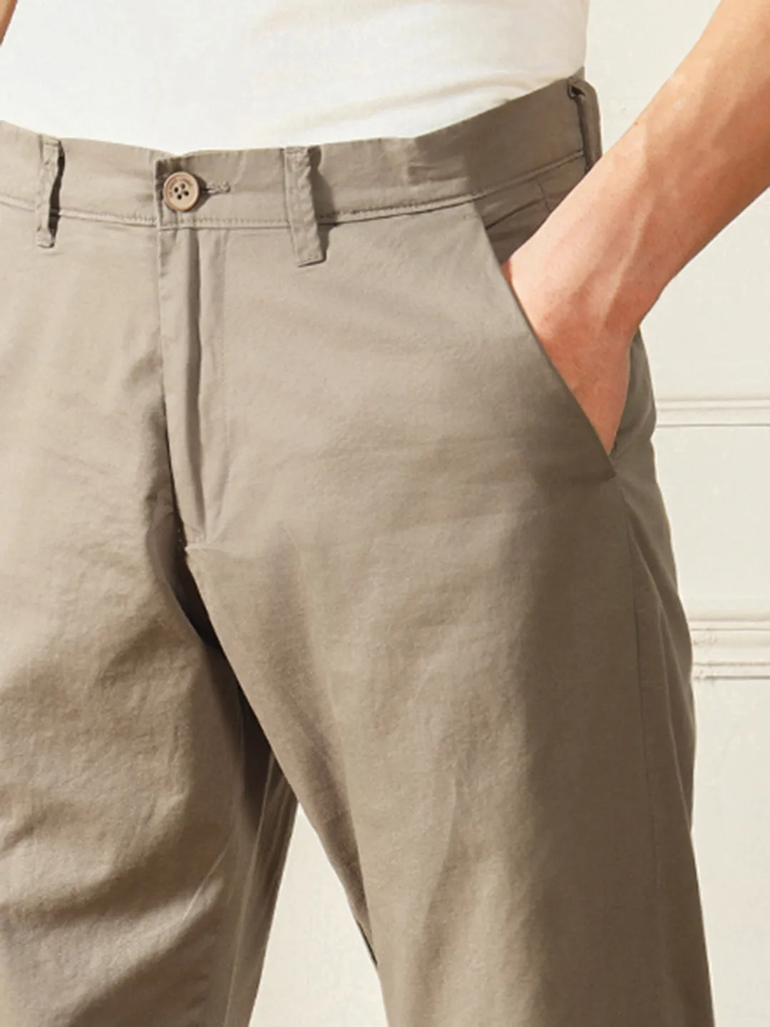 Men's Mid Khaki Solid Chinos